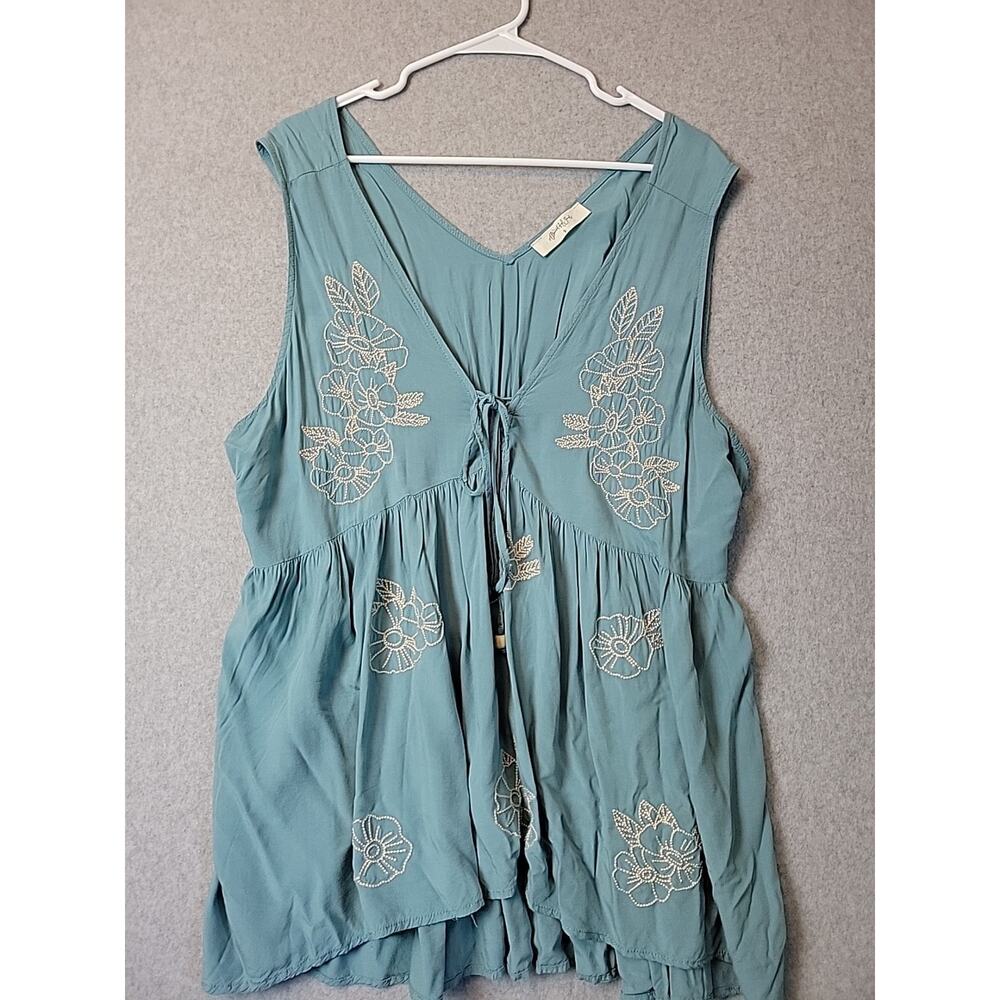 A Beautiful Soul Blue Floral Embroidered V Neck Tank Top Women Plus B 2X Stretch - Picture 2 of 12